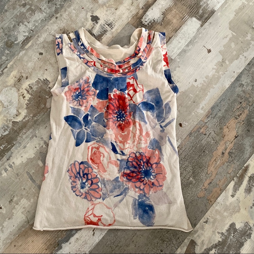 Moth sleeveless knit floral blouse size m